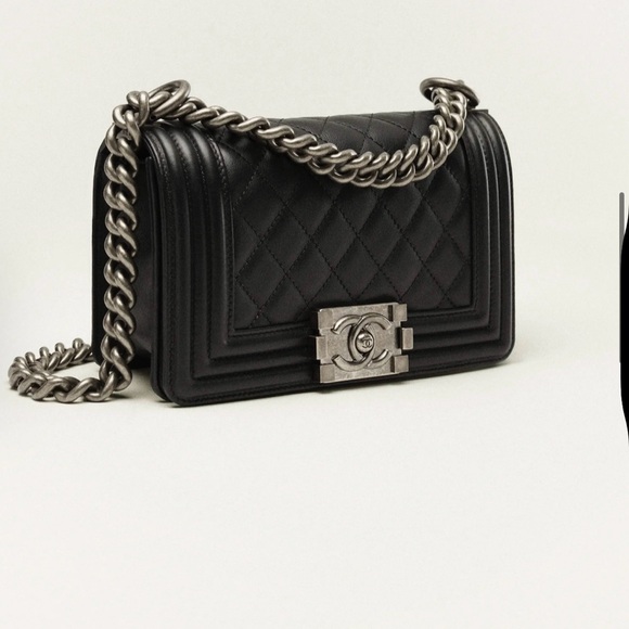 CHANEL Black Boy Handbag with Quilted Leather and Chain Strap - Picture 8 of 9